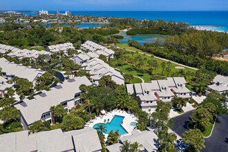 3902 Fairway Dr S in Jupiter, FL - Building Photo - Building Photo