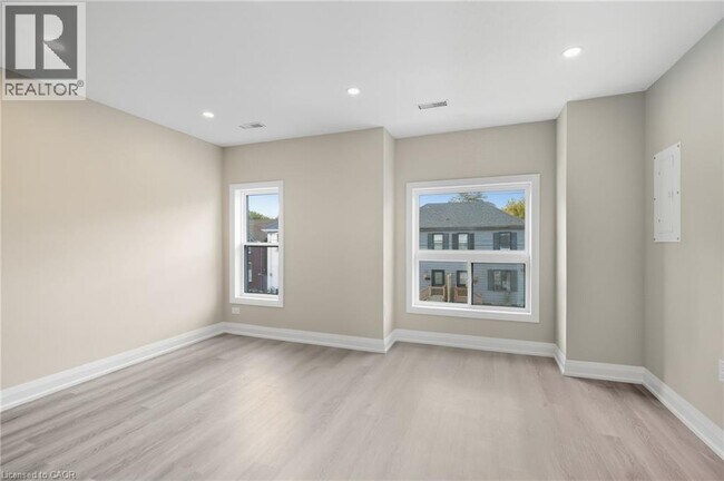 489 Cannon St E in Hamilton, ON - Building Photo - Building Photo