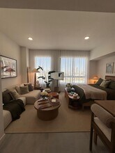 145 NE 22nd St, Unit S1 in Miami, FL - Building Photo - Building Photo