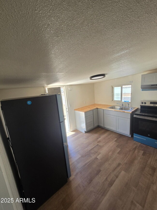 413 4th Ave E in Buckeye, AZ - Building Photo - Building Photo