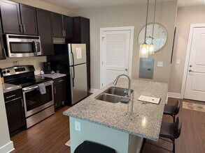 4735 Sharon Rd in Charlotte, NC - Building Photo - Building Photo