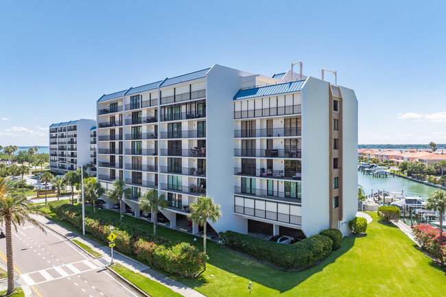 Harbor Condominiums in Clearwater, FL - Building Photo - Building Photo