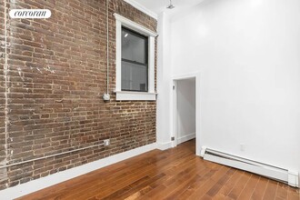 266 Elizabeth St in New York, NY - Building Photo - Building Photo