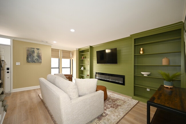 property at 441 W 10th St