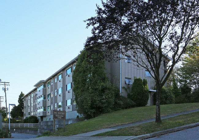 2050 Rupert St in Vancouver, BC - Building Photo - Building Photo