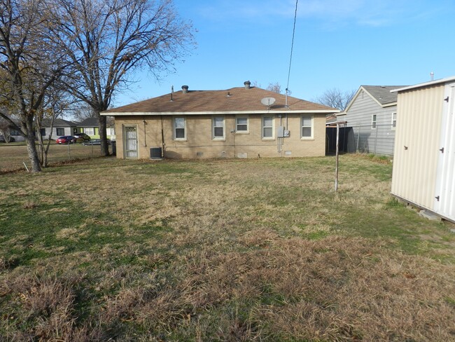 1908 NW Bell Ave in Lawton, OK - Building Photo - Building Photo