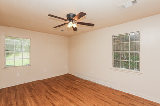 5914 Medallion Dr in Jackson, MS - Building Photo - Building Photo