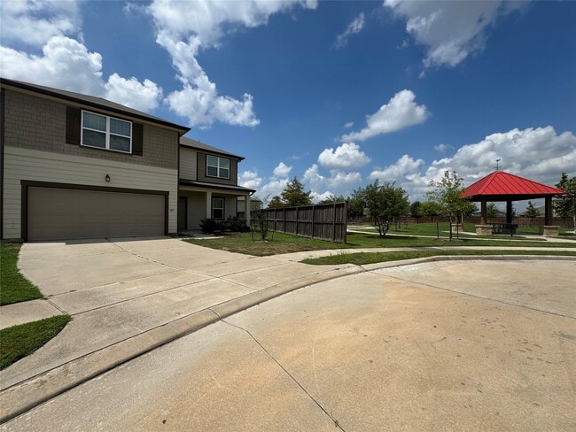 property at 1013 Pitch Pne Ct