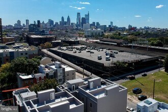 1407 N 8th St in Philadelphia, PA - Foto de edificio - Building Photo