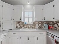 4401 NW Pennington Ln