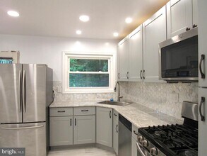 5515 Helmont Dr in Oxon Hill, MD - Building Photo - Building Photo