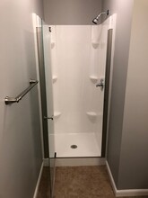 1240A Pine Grove St in Bristol, PA - Building Photo - Building Photo