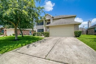 8310 CORIANDER LN in Baytown, TX - Building Photo