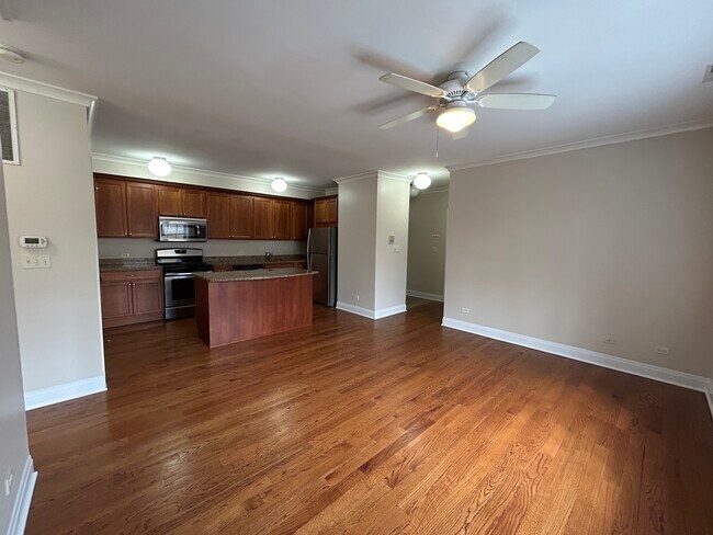2704 W Ainslie St, Unit 3 in Chicago, IL - Building Photo - Building Photo
