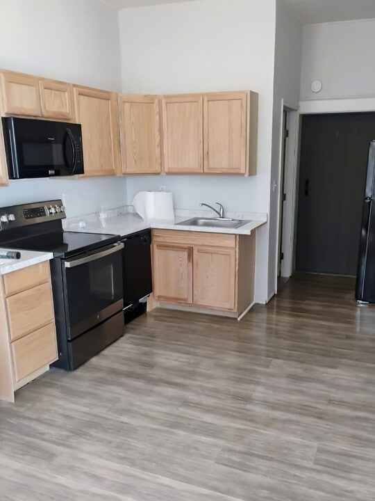 720 W Market St in Pottsville, PA - Building Photo