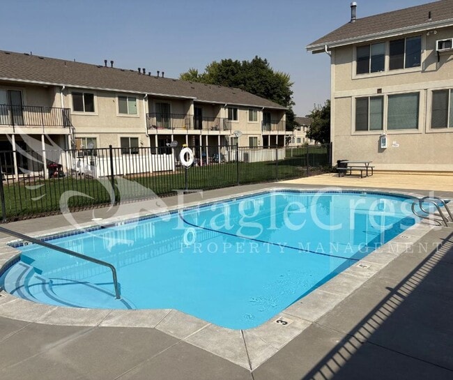 property at 608 N Roosevelt St