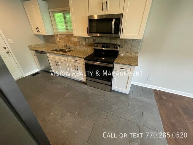 1642 Mary George Ave NW in Atlanta, GA - Building Photo - Building Photo