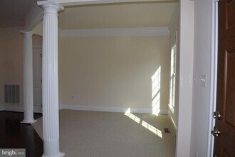 42159 Tecumseh Hills Dr in Chantilly, VA - Building Photo - Building Photo