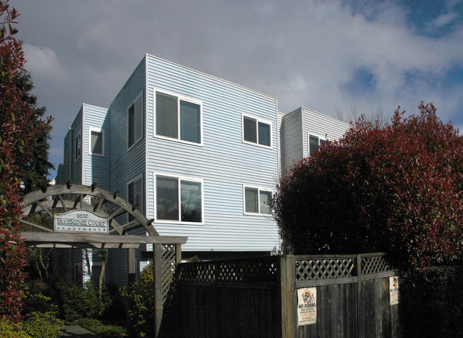 Blue Ridge Court Apartments in Seattle, WA - Foto de edificio - Building Photo