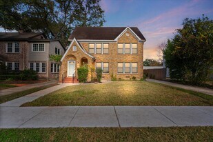 4337 Jefferson St in Houston, TX - Building Photo