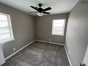 4704 N Shore Dr in Wichita Falls, TX - Building Photo - Building Photo