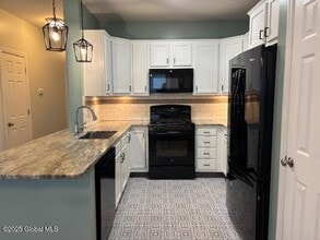 23 Stacey Ct in Cohoes, NY - Building Photo - Building Photo
