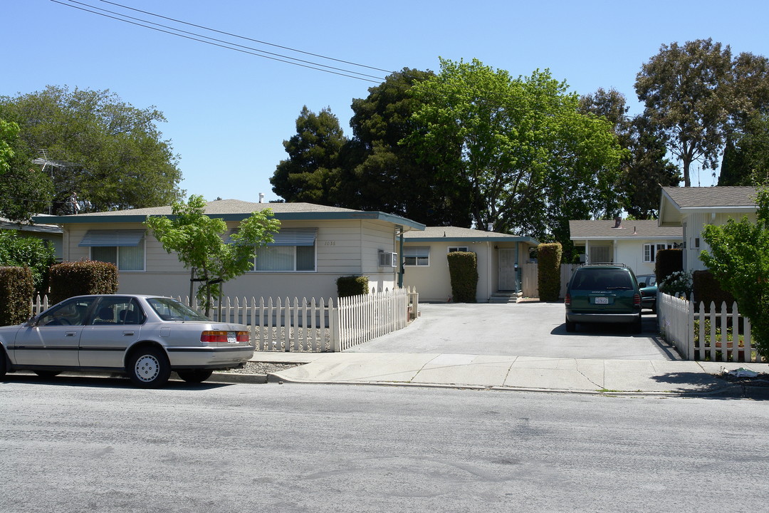 1036 Jones Ct in Redwood City, CA - Building Photo