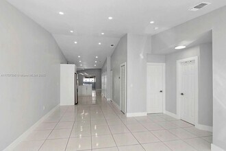 7300 W 29th Ave in Hialeah, FL - Building Photo - Building Photo