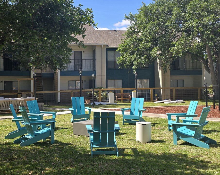 Sugar Tree Apartment Homes in Corpus Christi, TX - Foto de edificio