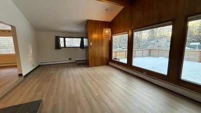 3011 W 31st Ave in Anchorage, AK - Building Photo - Building Photo
