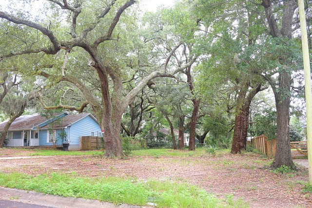 2805 E Strong St in Pensacola, FL - Foto de edificio - Building Photo