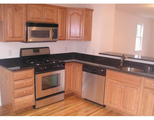 604 Bedford St, Unit 1 in Whitman, MA - Building Photo - Building Photo