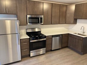 3400 W Fullerton Ave, Unit 3407-2C 2 Bed in Chicago, IL - Building Photo - Building Photo