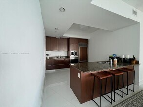 15811 Collins Ave, Unit 15811 Collins Ave # 507 in North Miami Beach, FL - Building Photo - Building Photo