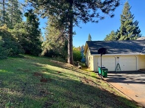 10101 Skyline Dr in Grass Valley, CA - Building Photo - Building Photo
