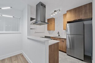 CrestHaus Apartments, LLC in Austin, TX - Building Photo