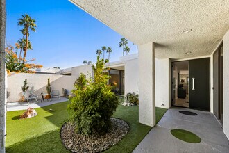 1411 Via Isla in Palm Springs, CA - Building Photo - Building Photo
