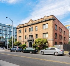 Davison Apartments in Seattle, WA - Building Photo - Interior Photo