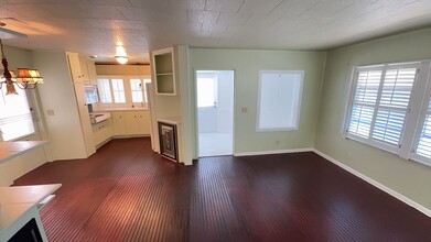 4851 W Gandy Blvd in Tampa, FL - Building Photo - Building Photo