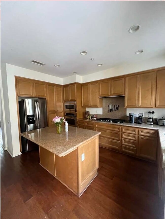 property at 4 Bluefin Ct