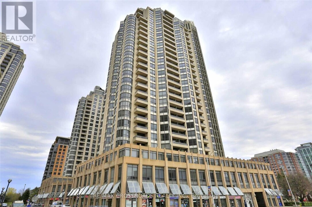 5-205 Northtown Way in Toronto, ON - Building Photo