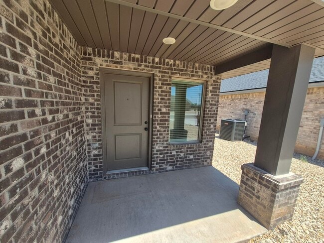 323 E 77th St in Lubbock, TX - Building Photo - Building Photo