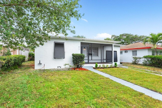 917 N Ocean Breeze in Lake Worth, FL - Building Photo - Building Photo