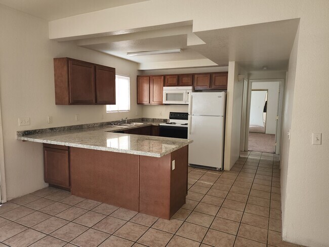 1133 E Elm St, Unit #2 - 5 Bed in Tucson, AZ - Building Photo - Building Photo