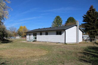575 Crimson Cir in Idaho Falls, ID - Building Photo - Building Photo