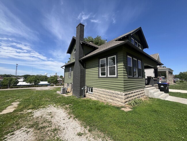 115 Ming St in Warrensburg, MO - Building Photo - Building Photo