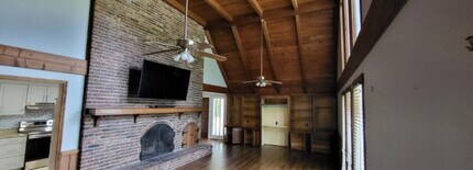 2204 Oakdale Dr in Valdosta, GA - Building Photo - Building Photo