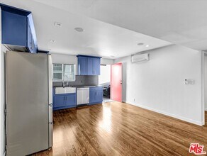 754 Croft Ave in Los Angeles, CA - Building Photo - Building Photo