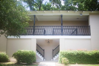 Provincial North Apartments in Baton Rouge, LA - Building Photo - Building Photo