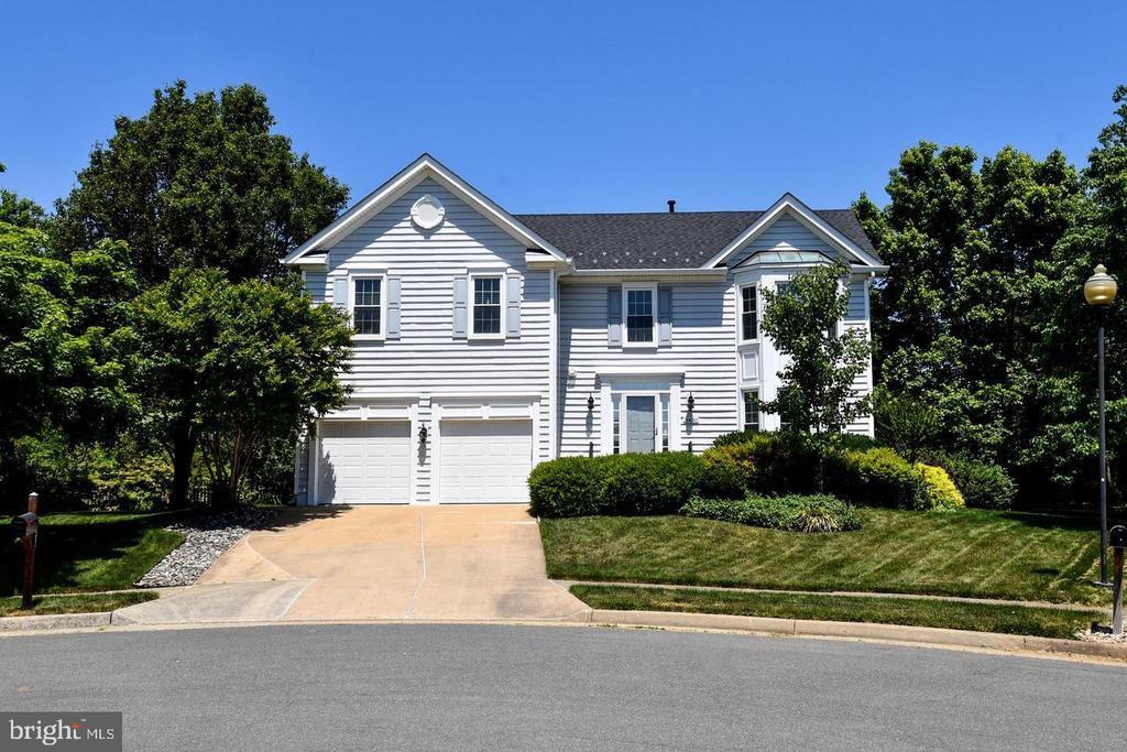 20650 Ryder Mills Ct in Ashburn, VA - Building Photo